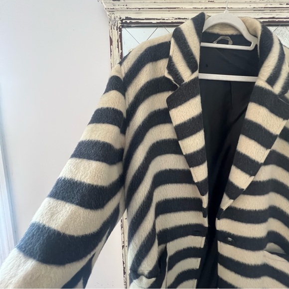 VINTAGE VERSACE Alpaca/Wool - Picture 5 of 11